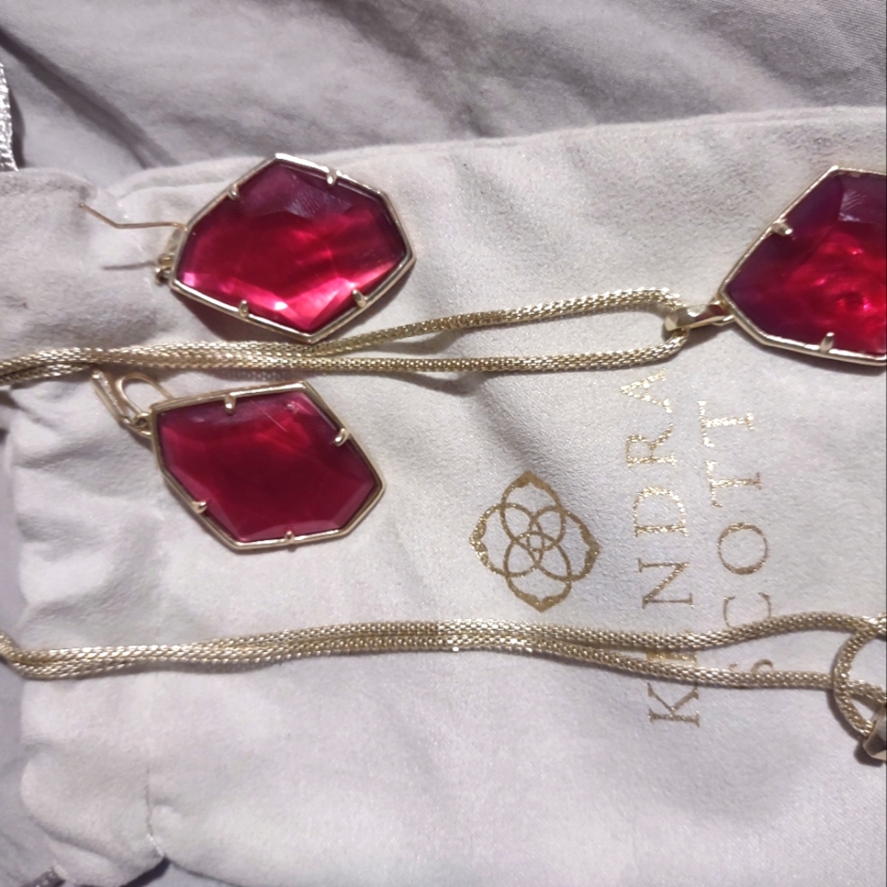 Kendra Scott Necklace and earring set